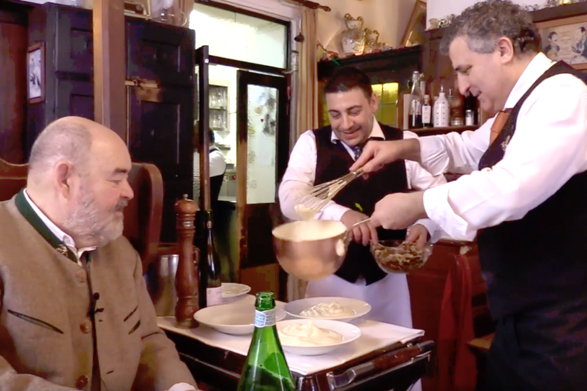 Osteria Italiana, Zabaione für Haferlgucker zubereitet